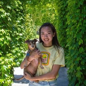 Meet your Posher, Vivian